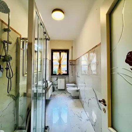 - The White Marble Housefree بيت للعطل مارينا دي كارّارا