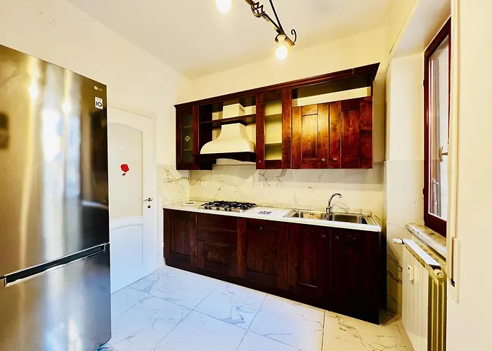 - The White Marble Housefree بيت للعطل مارينا دي كارّارا