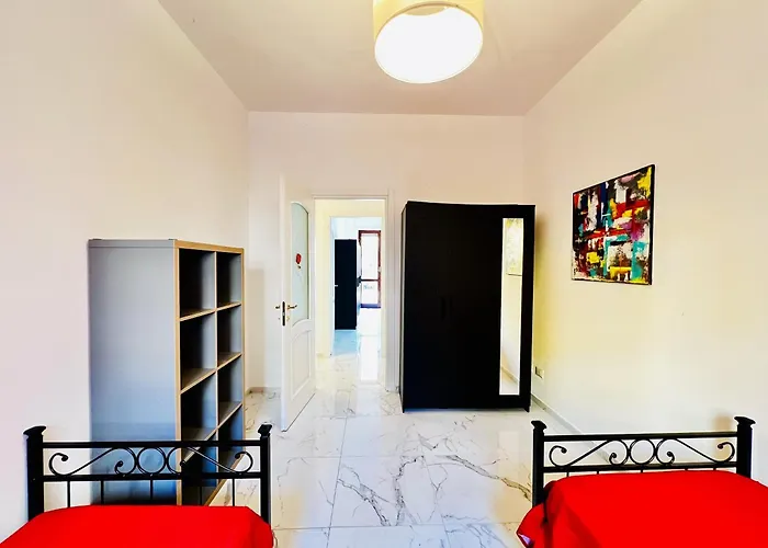 - The White Marble Housefree مارينا دي كارّارا